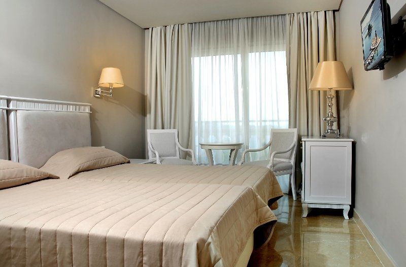Mayor Mon Repos Palace - Adults Only Korfu Dış mekan fotoğraf